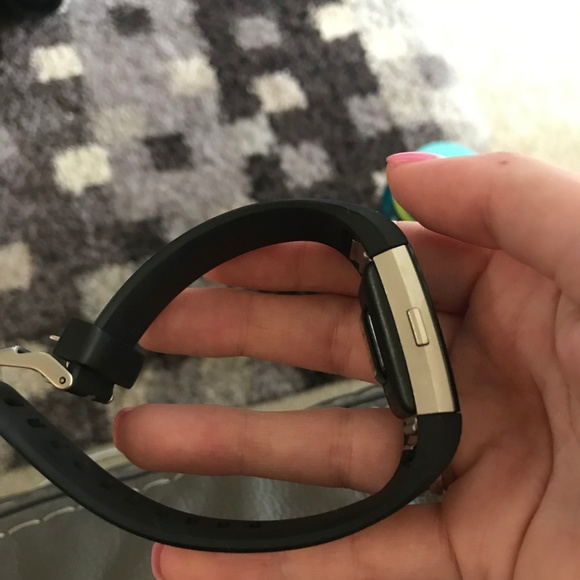 FitBit Charge 2 - Picture 2 of 4